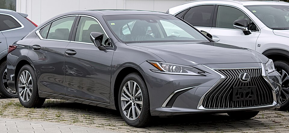 Foto de referencia de un Lexus ES